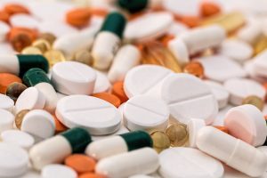 addiction-antibiotic-capsules-159211-300x200-1144351