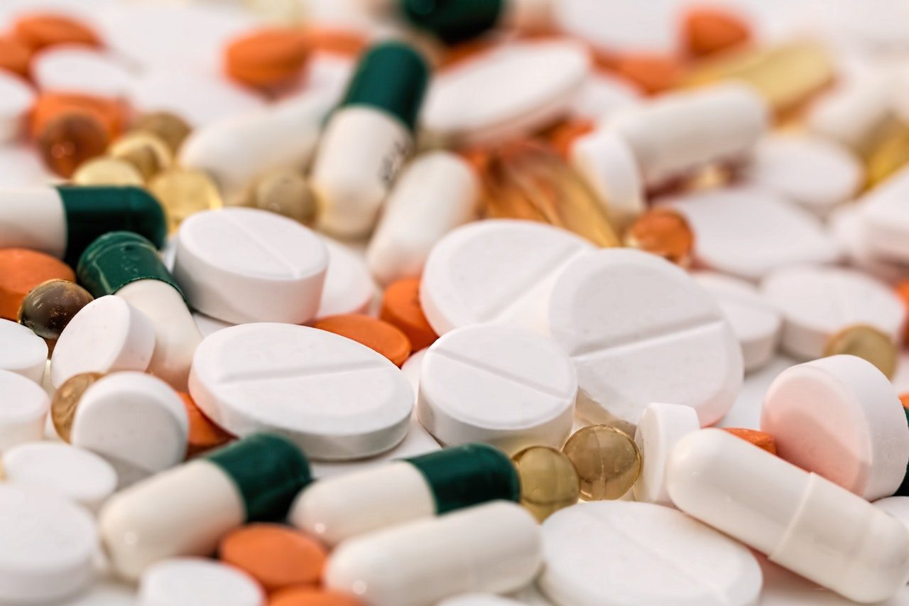 addiction-antibiotic-capsules-159211-7479359